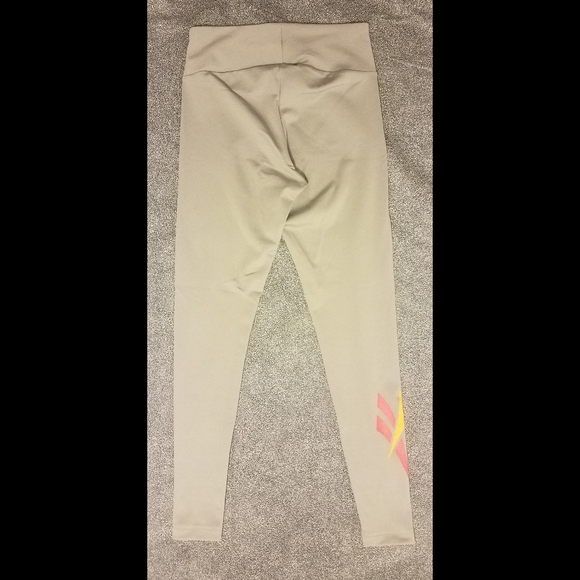 Reebok Classic Vector High Waist Legging - Picture 8 of 11